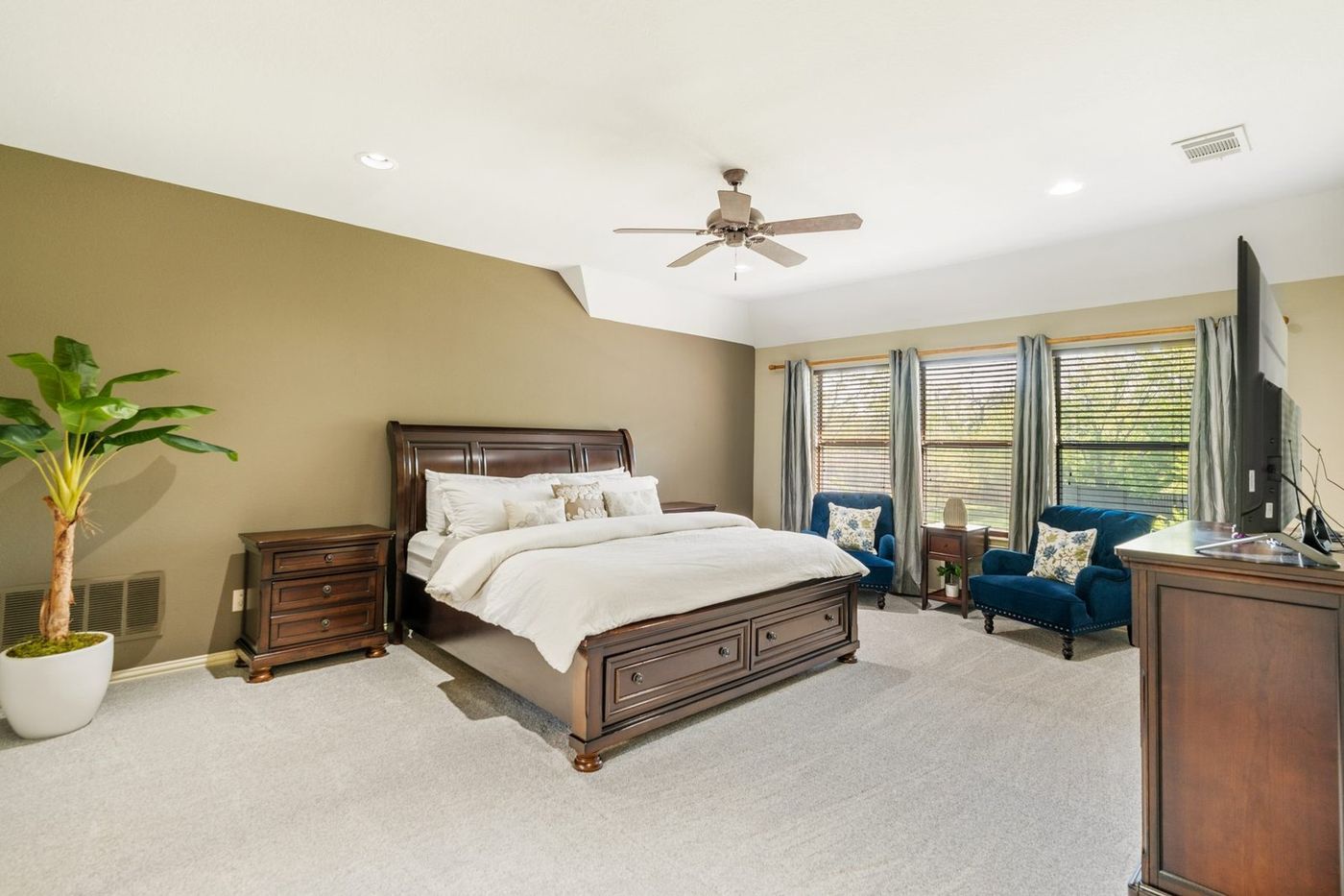 Primary Suite · DFW