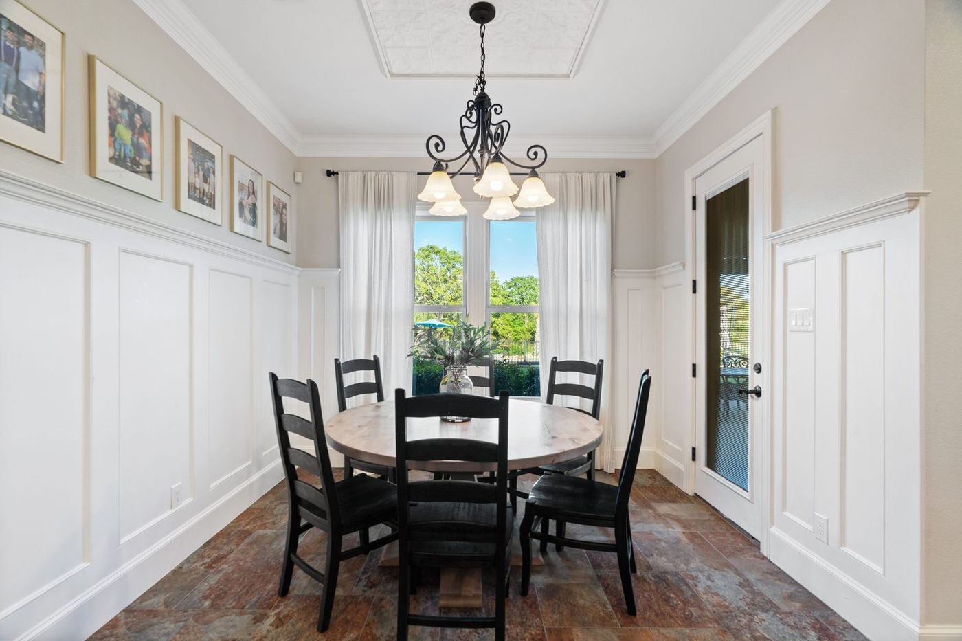 Formal Dining · DFW