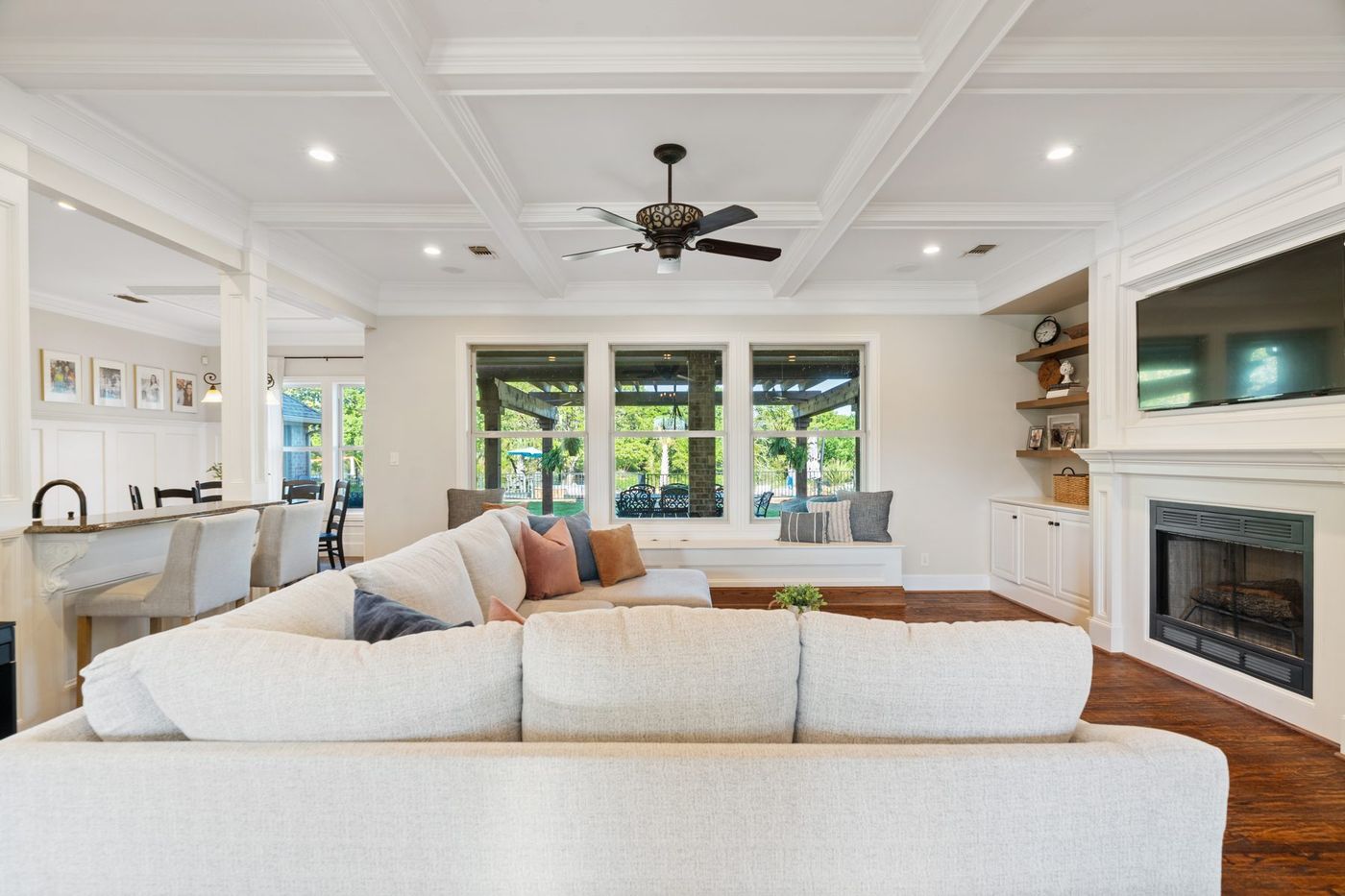 Living Room · DFW